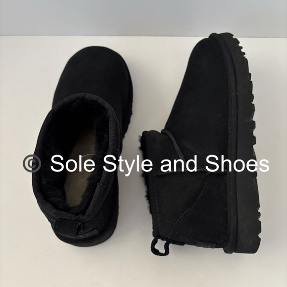UGG Classic Ultra Mini Boots Black RETAIL $160 - Picture 12 of 14